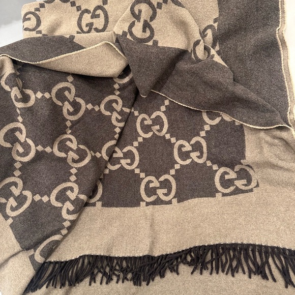Gucci luxury throw blanket GG x large size - Picture 8 of 9
